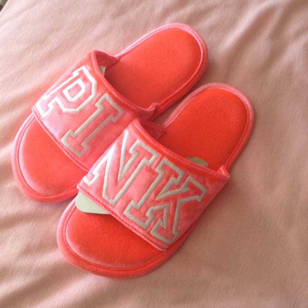 PINK VICTORIAS SECERT SLIPPER